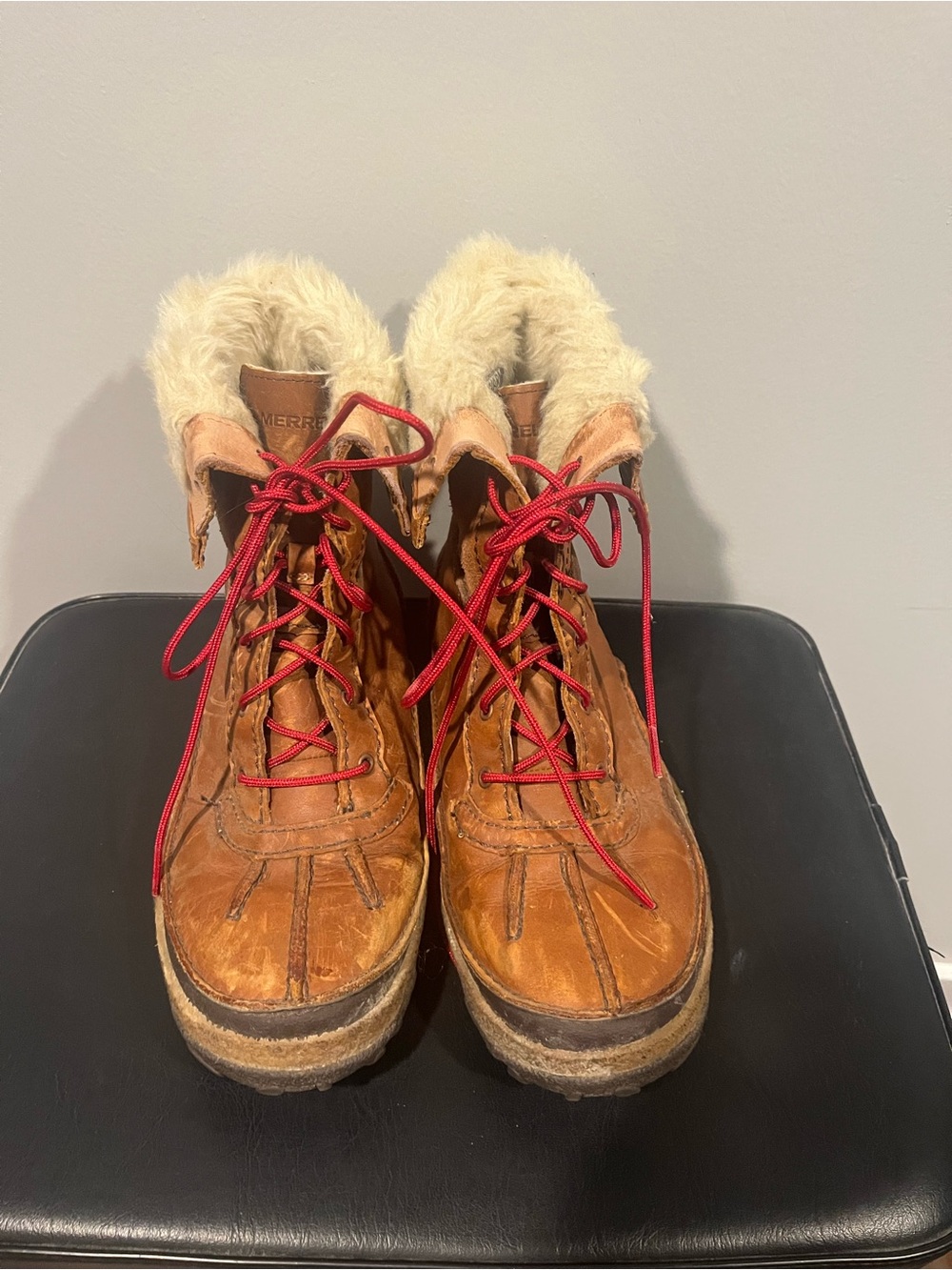 Merrell Tan Leather Faux-Fur Trim Winter Boots with Red Laces